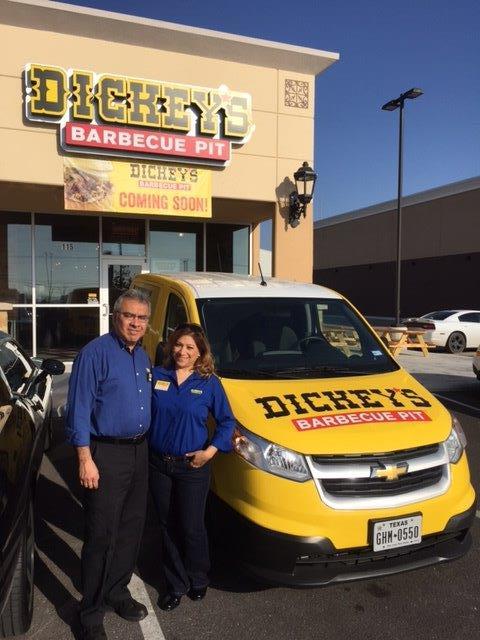 Dickey’s Barbecue Pit Opens New Location in Popular San Antonio Shopping Center